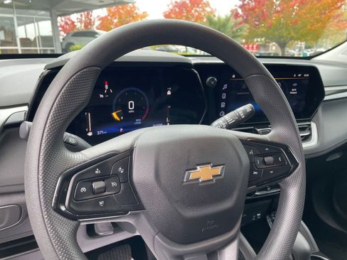 Used 2025 Chevrolet TrailBlazer LT image 25