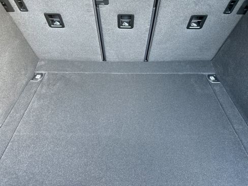 New 2026 Porsche Macan image 16