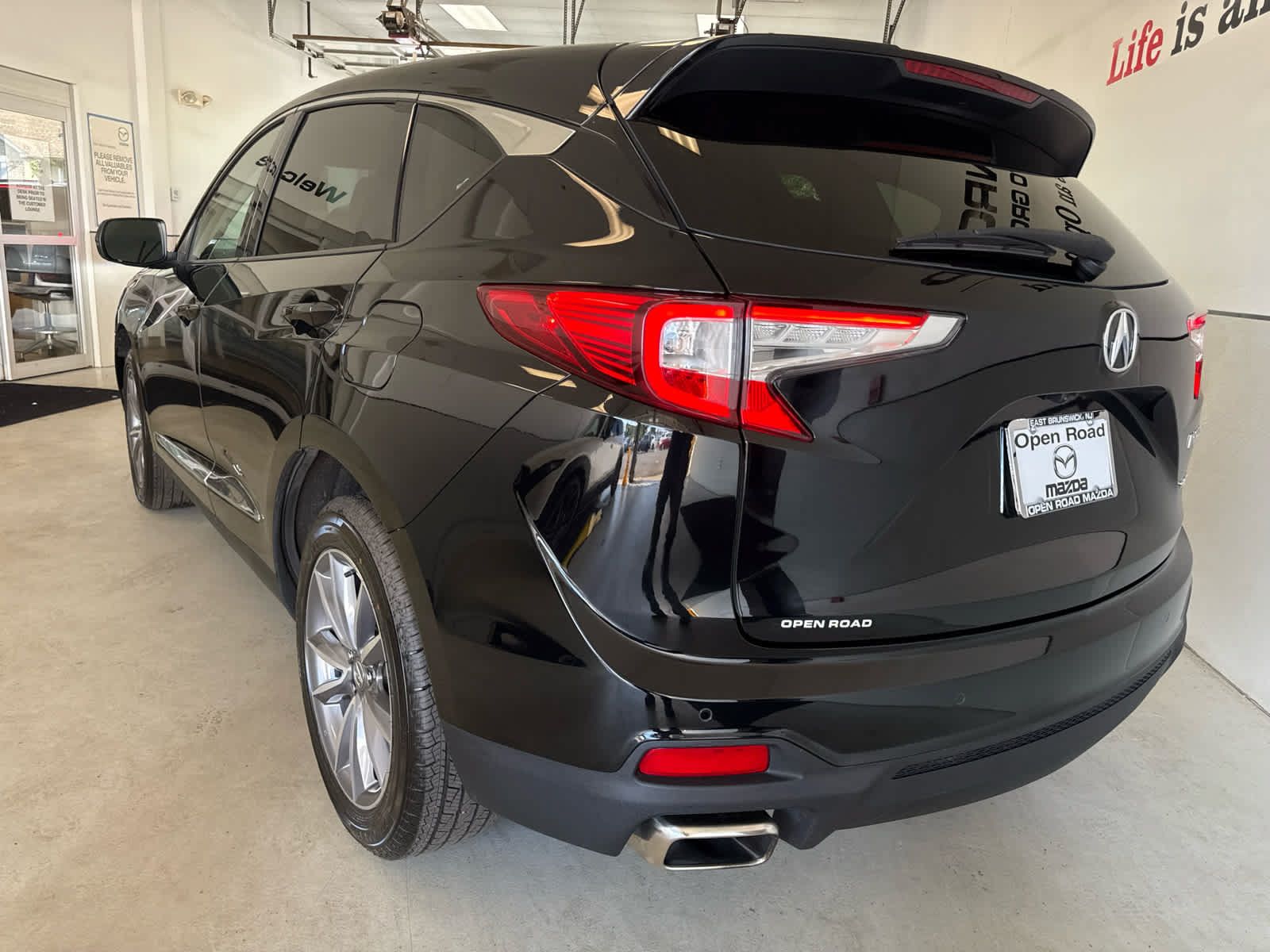 Used 2024 Acura RDX w/ Technology Package AWD/4WD image 5
