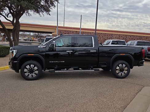New 2026 GMC Sierra 2500 Denali w/ Denali Reserve Package AWD/4WD image 2