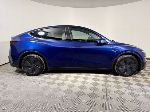 Used 2026 Tesla Model Y 2WD image 8