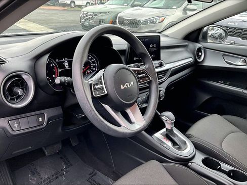 Used 2023 Kia Forte LXS image 9