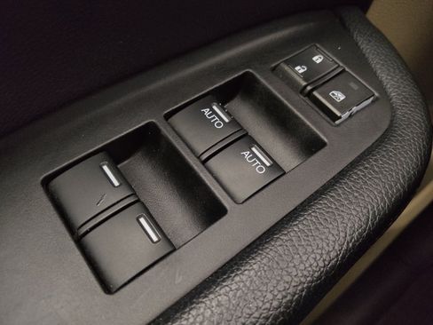 Used 2018 Honda Pilot Touring image 27