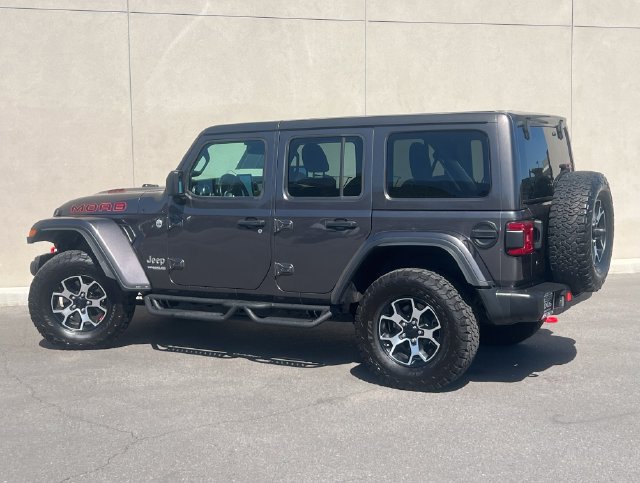 Used 2018 Jeep Wrangler Unlimited Sahara AWD/4WD image 6