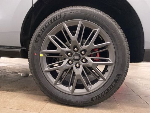 New 2025 Ford Expedition Max Platinum w/ Stealth Performance Package image 38