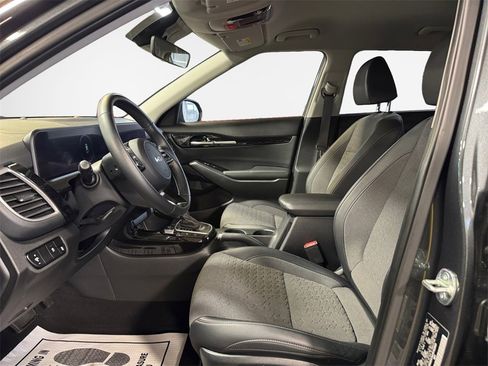 Certified 2024 Kia Seltos S image 12