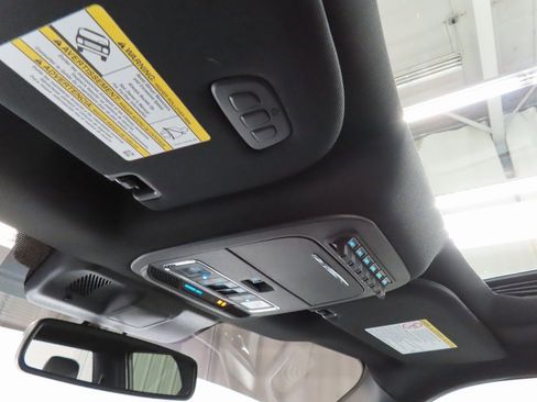 Used 2025 Ford F250 Platinum image 24