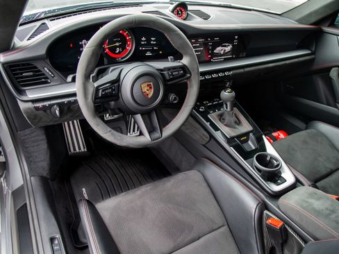 Certified 2023 Porsche 911 GT3 RWD image 4