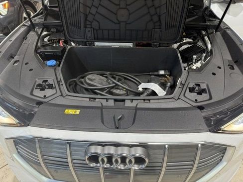 Used 2019 Audi e-tron Premium Plus image 12