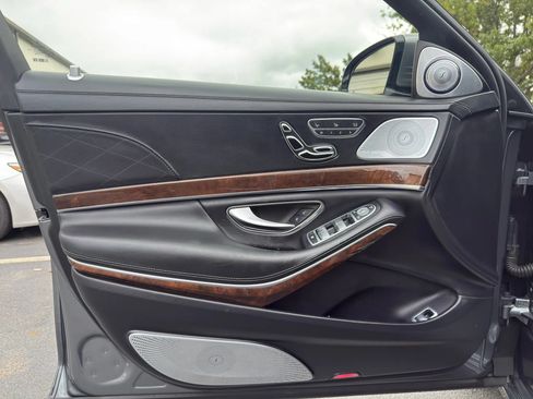 Used 2018 Mercedes-Benz S 560 4MATIC Sedan image 23
