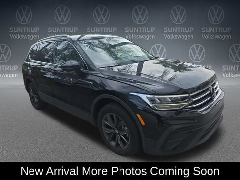 Used 2023 Volkswagen Tiguan SE FWD image 3
