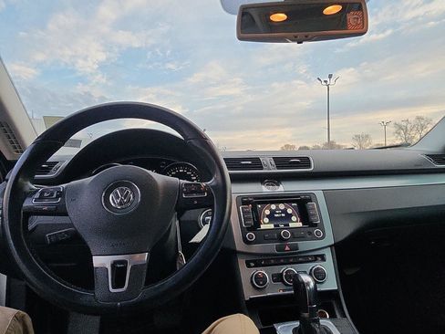 Used 2013 Volkswagen CC Lux image 17