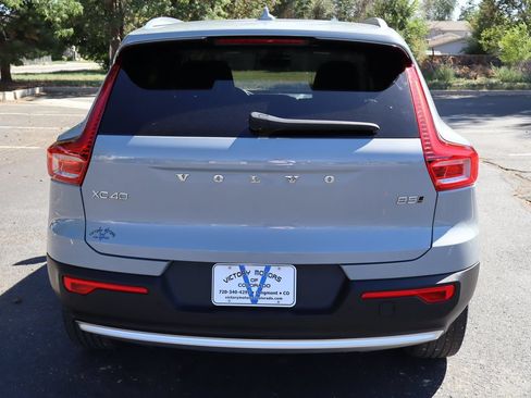 Used 2024 Volvo XC40 B5 Core w/ Protection Package Premier AWD/4WD image 6