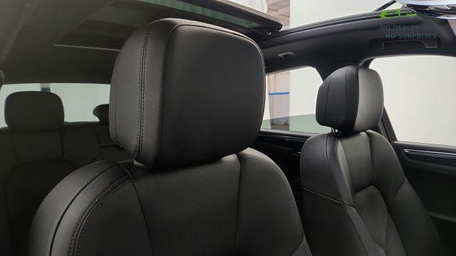 Used 2019 Porsche Macan AWD/4WD image 49
