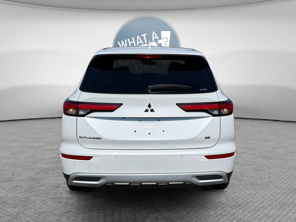 Used 2024 Mitsubishi Outlander SE AWD/4WD image 5