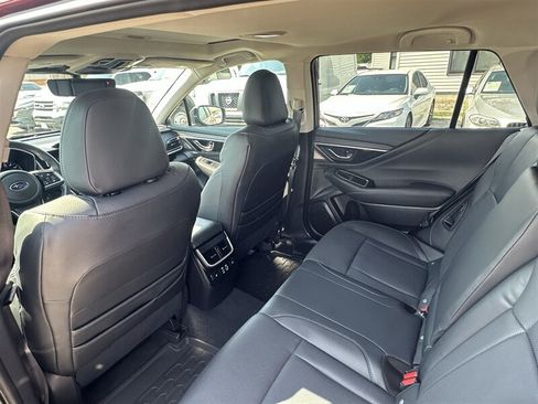 Used 2025 Subaru Outback Limited AWD/4WD image 10