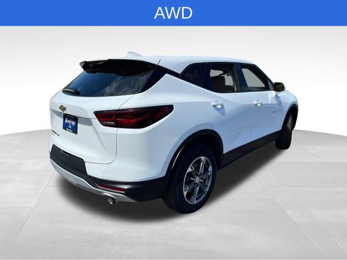 Used 2023 Chevrolet Blazer LT AWD/4WD image 3