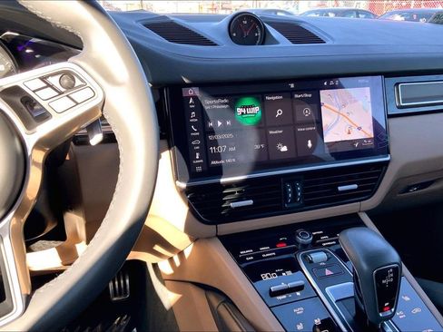 Used 2019 Porsche Cayenne S image 6