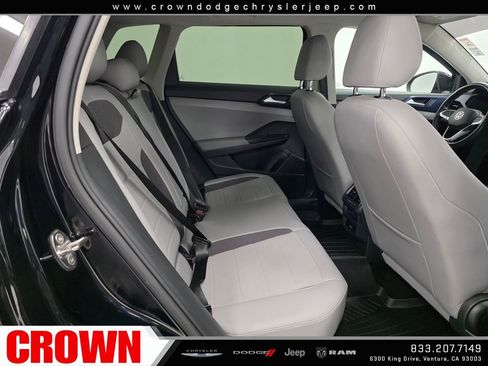 Used 2022 Volkswagen Taos SE FWD image 13