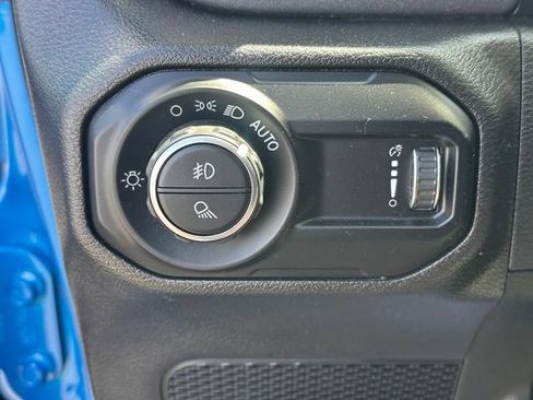 Used 2023 Jeep Gladiator Mojave w/ Cold Weather Group AWD/4WD image 19