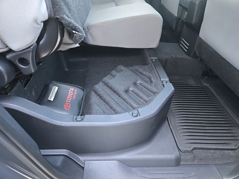 Used 2025 Toyota Tacoma SR5 image 91