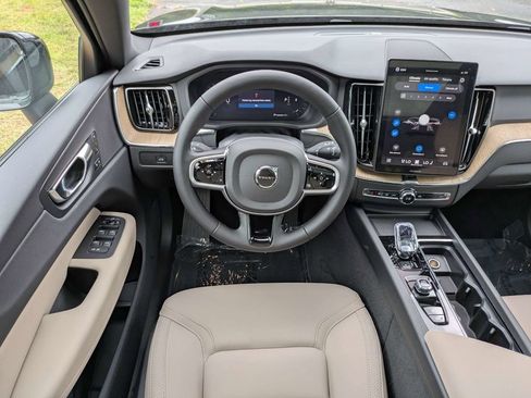Used 2026 Volvo XC60 B5 Plus w/ Protection Package Premier AWD/4WD image 17