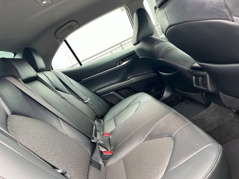 Used 2021 Toyota Camry XLE FWD image 44