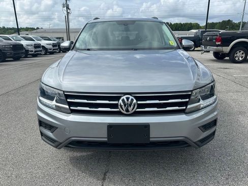 Used 2021 Volkswagen Tiguan SE w/ Panoramic Sunroof Package AWD/4WD image 2