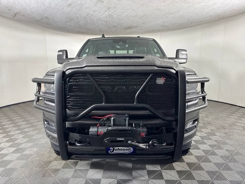 Used 2024 RAM 2500 Limited AWD/4WD image 2