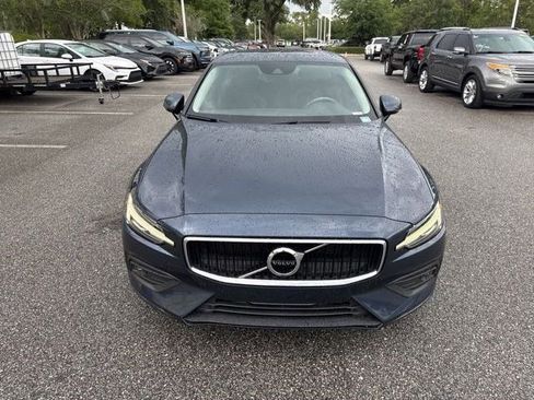 Used 2021 Volvo S60 T5 Momentum w/ Premium Package FWD image 2