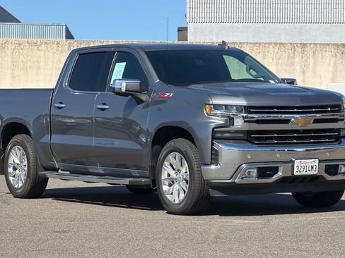 Used 2020 Chevrolet Silverado 1500 LTZ w/ LTZ Premium Package AWD/4WD image 5