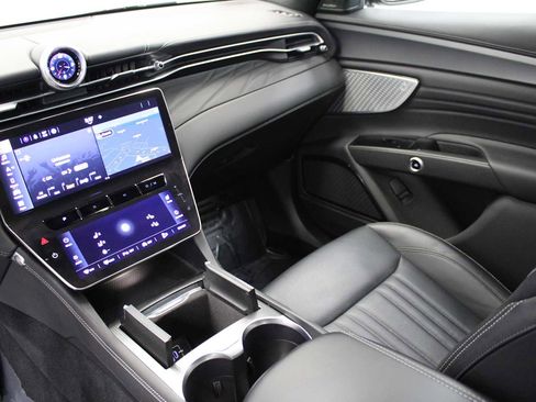 Used 2023 Maserati Grecale GT image 24