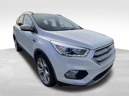 Used 2019 Ford Escape Titanium AWD/4WD image 14