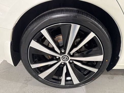 Used 2019 Nissan Altima 2.5 SR w/ SR Premium Package image 15