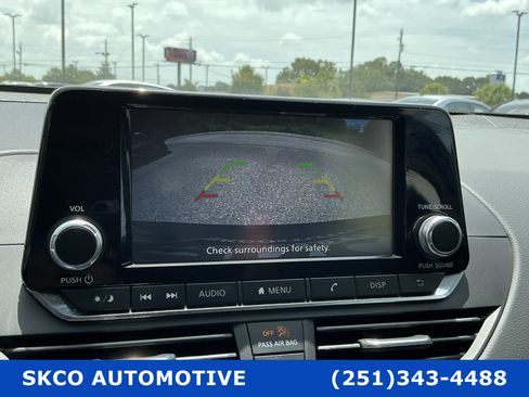 Used 2024 Nissan Altima 2.5 S FWD image 17