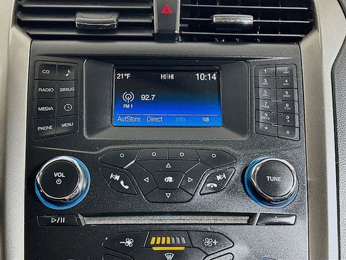 Used 2017 Ford Fusion SE w/ Equipment Group 601A image 16