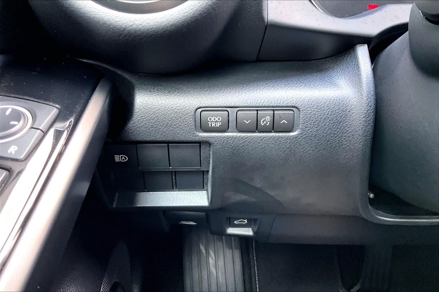 Used 2025 Lexus IS 300 w/ Comfort Package RWD image 34