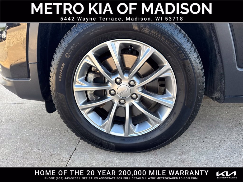 Used 2021 Jeep Cherokee Latitude Lux w/ Comfort/Convenience Group AWD/4WD image 10