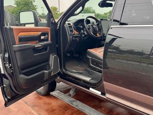 Used 2024 RAM 3500 Limited w/ Towing Technology Group AWD/4WD image 19