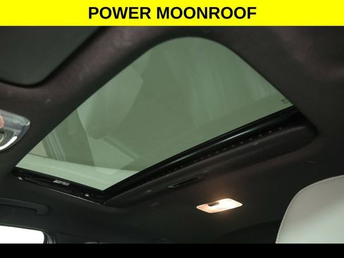 Used 2025 Hyundai Elantra Limited FWD image 2