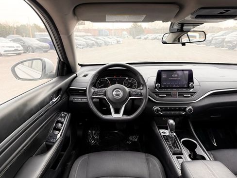 Used 2022 Nissan Altima 2.5 SV w/ SV Premium Package image 28