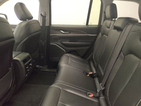 Used 2023 Jeep Grand Cherokee 4WD 4xe image 18