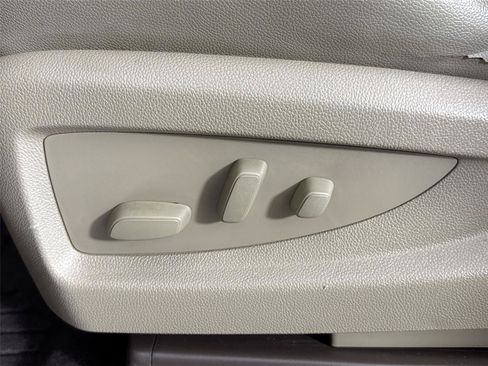 Used 2014 GMC Sierra 1500 SLT w/ SLT Crew Cab Value Package image 31