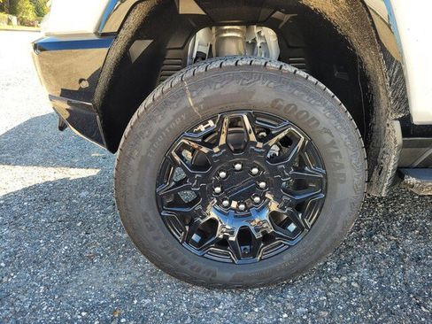 New 2026 GMC Hummer EV 4x4 Crew Cab image 4