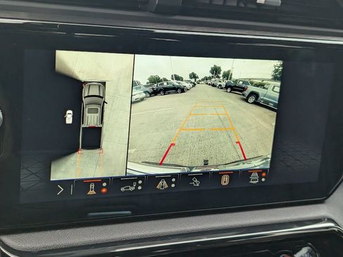 Used 2024 GMC Sierra 1500 AT4 w/ AT4 Premium Package AWD/4WD image 14