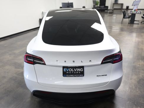 Used 2021 Tesla Model Y Long Range AWD/4WD image 18