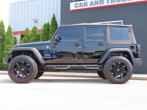 Used 2014 Jeep Wrangler Unlimited Sport AWD/4WD image 9