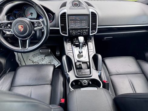 Used 2015 Porsche Cayenne S image 7