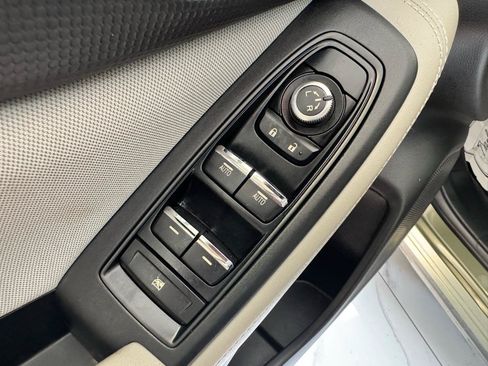 Used 2020 Subaru Forester Premium AWD/4WD image 10