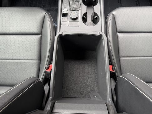 Used 2021 Volkswagen Atlas SE image 27